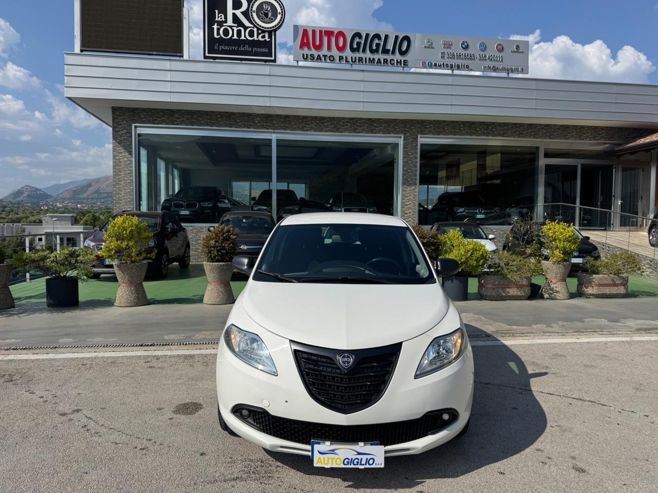 Lancia Ypsilon 1.3 MJT 16V 95 CV 5 porte S&S MOMO DESIGNE