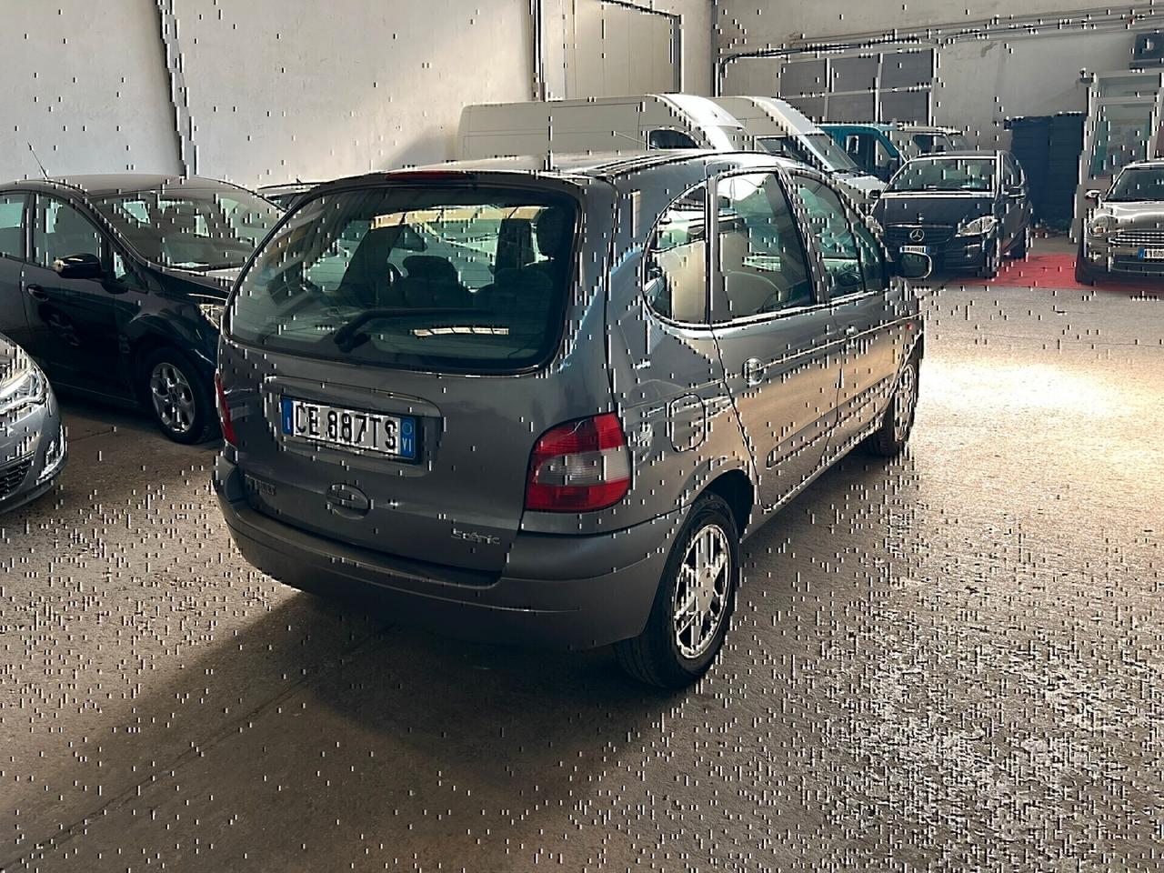 Renault Scenic 2 serie-1,9 -2003