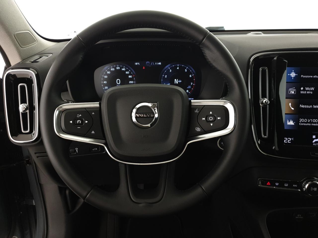 Volvo XC40 1.5 t3 momentum core 163cv auto my21