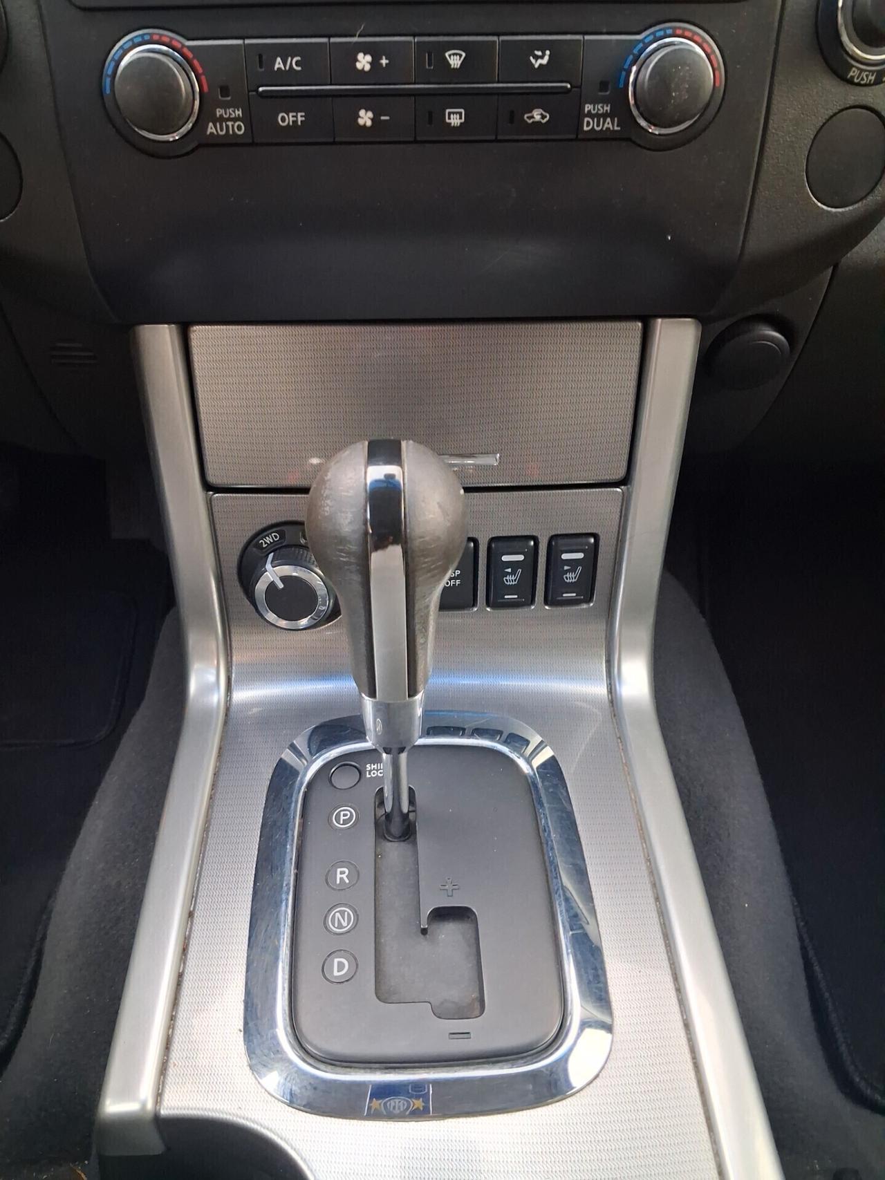 NISSAN Navara 3.000 dCi V6 231cv Km176.000