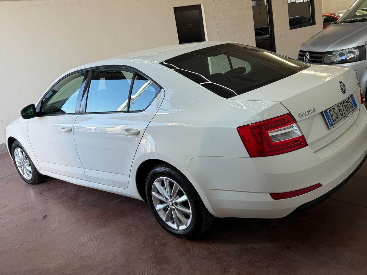 Skoda Octavia 1.6 TDI CR 105 CV DSG Ambition