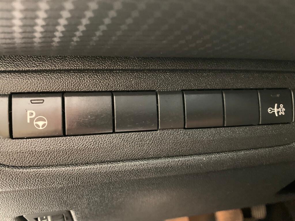 Peugeot 2008 1.6 VTi 120CV Allure