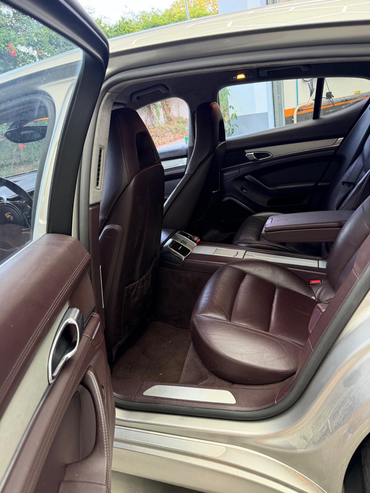Porsche Panamera 4.8 Turbo BOOK SERVICE