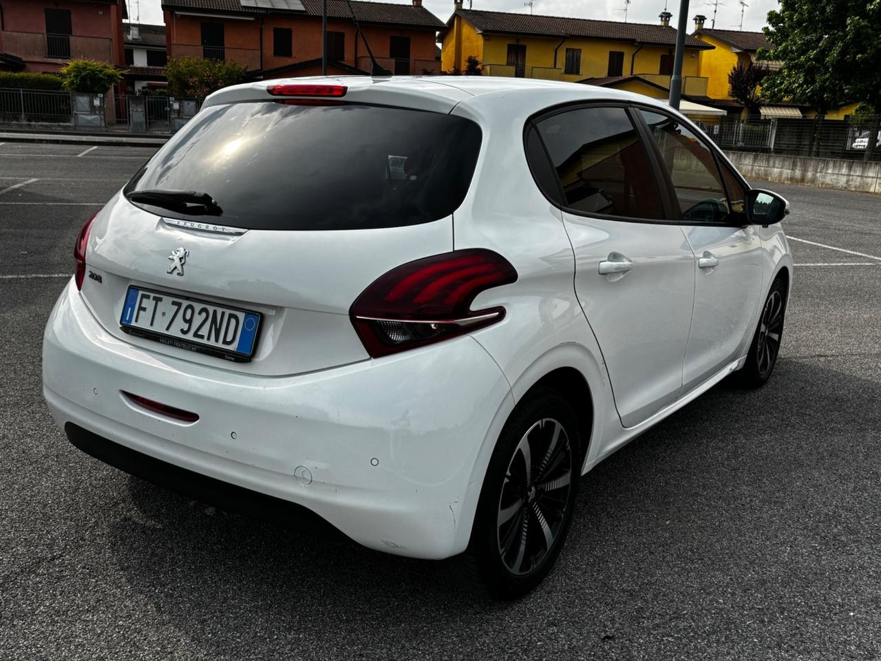 Peugeot 208 PureTech 82 Stop&Start 5 porte Signature