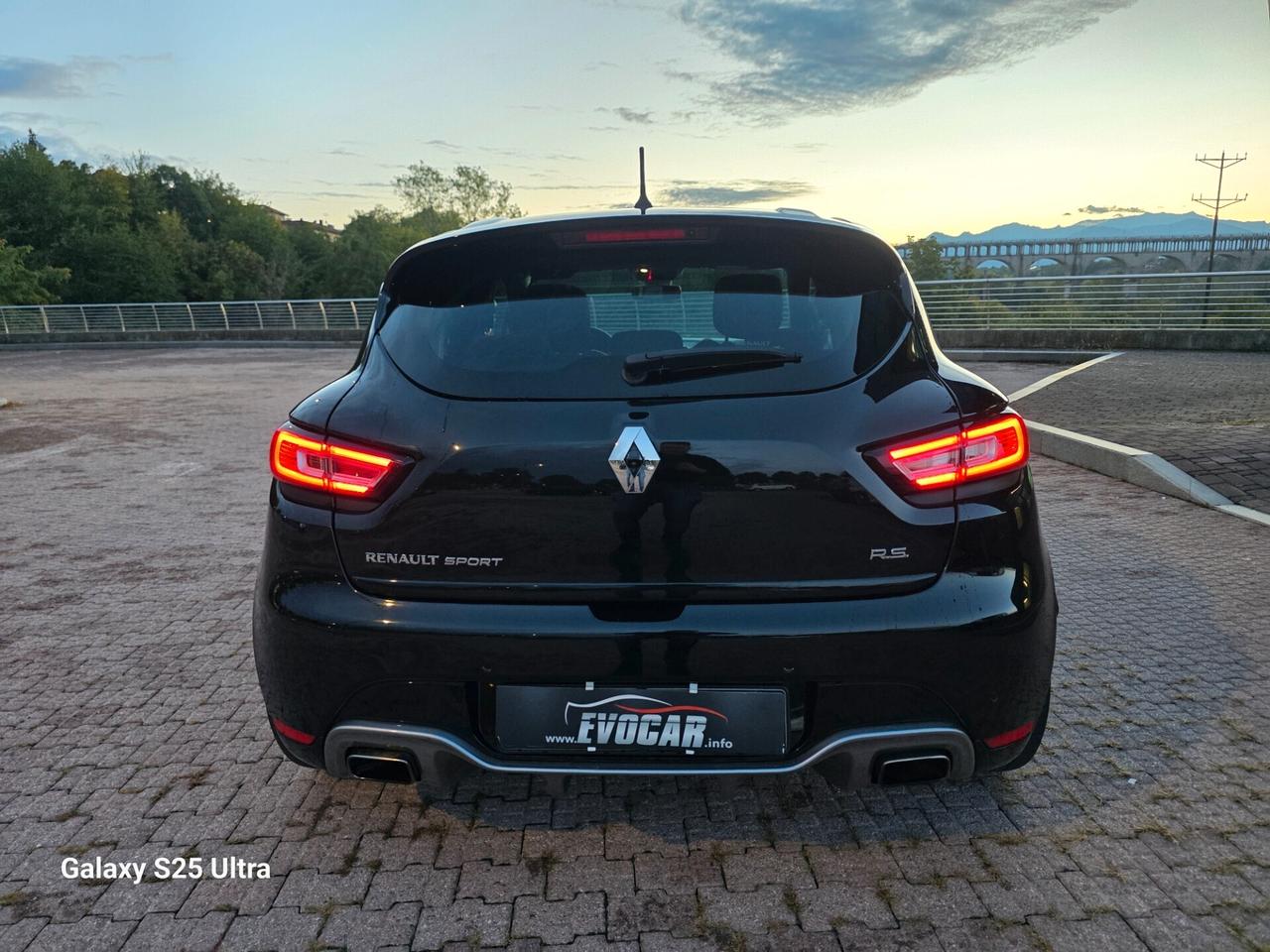 Clio rs trophy cv 220 valutiamo usato