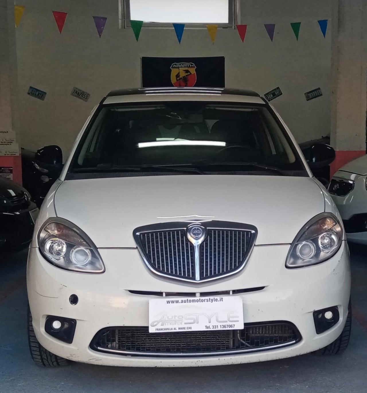Lancia Ypsilon 1.3 MJT 75 CV Diva