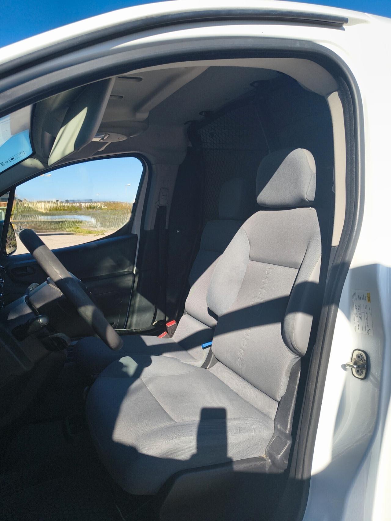 Citroen Berlingo BlueHDi 100 Van 3 posti Club