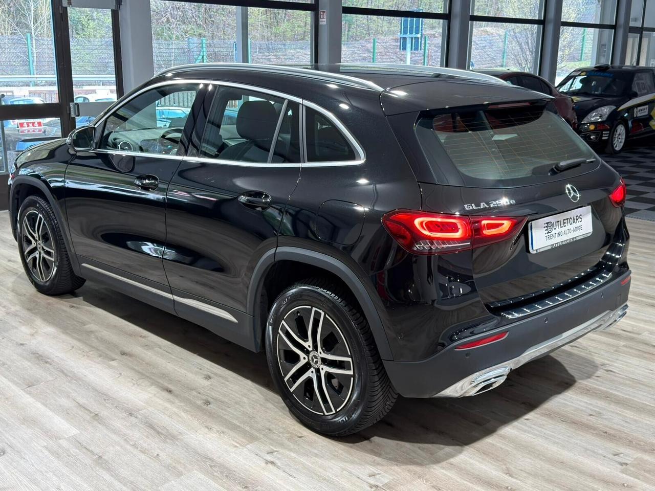MERCEDES GLA250E PLUG-IN HYBRID 218cv PREMIUM AUTO