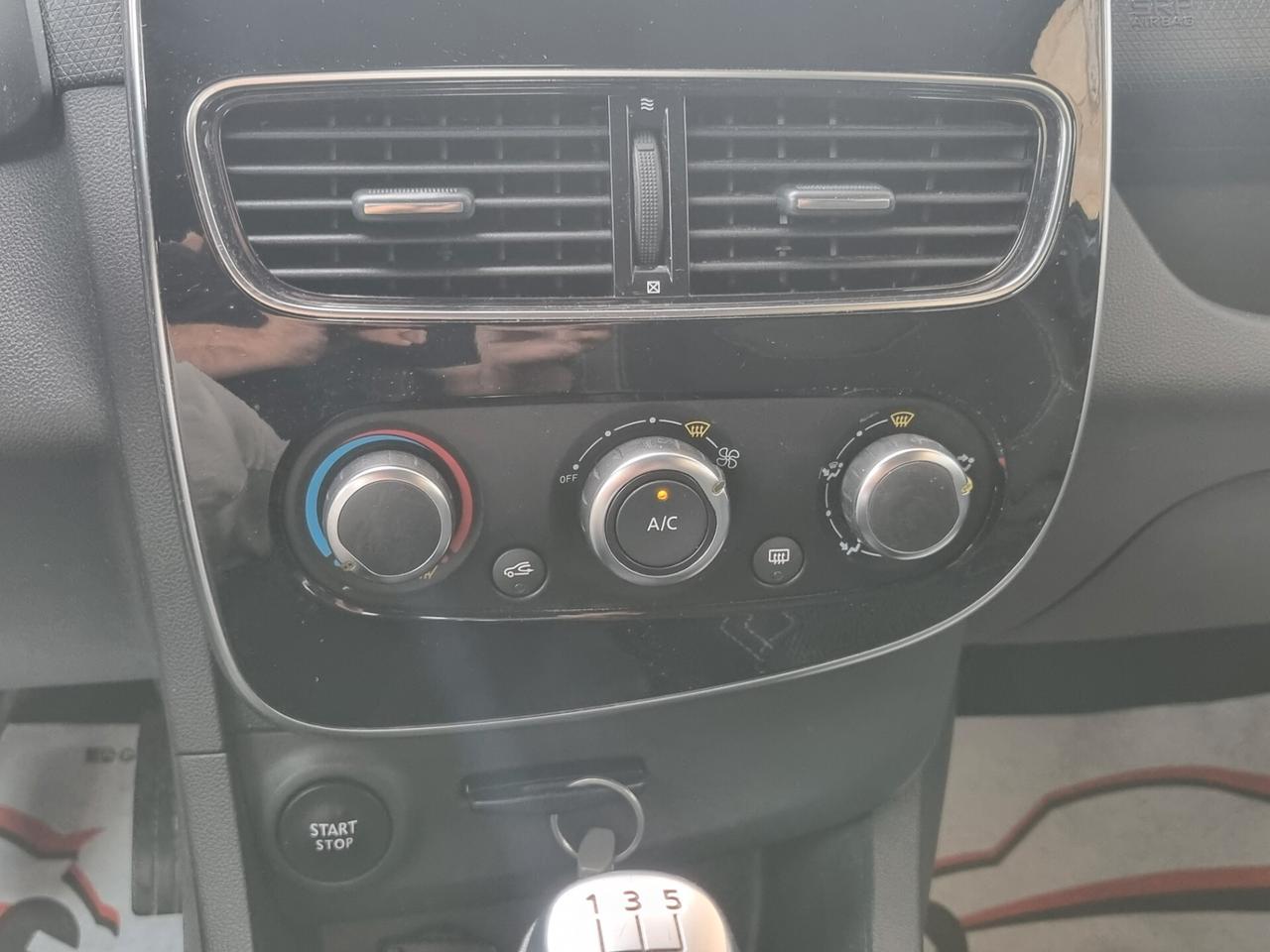 Renault Clio dCi 8V 90 CV 5 porte Moschino Intens