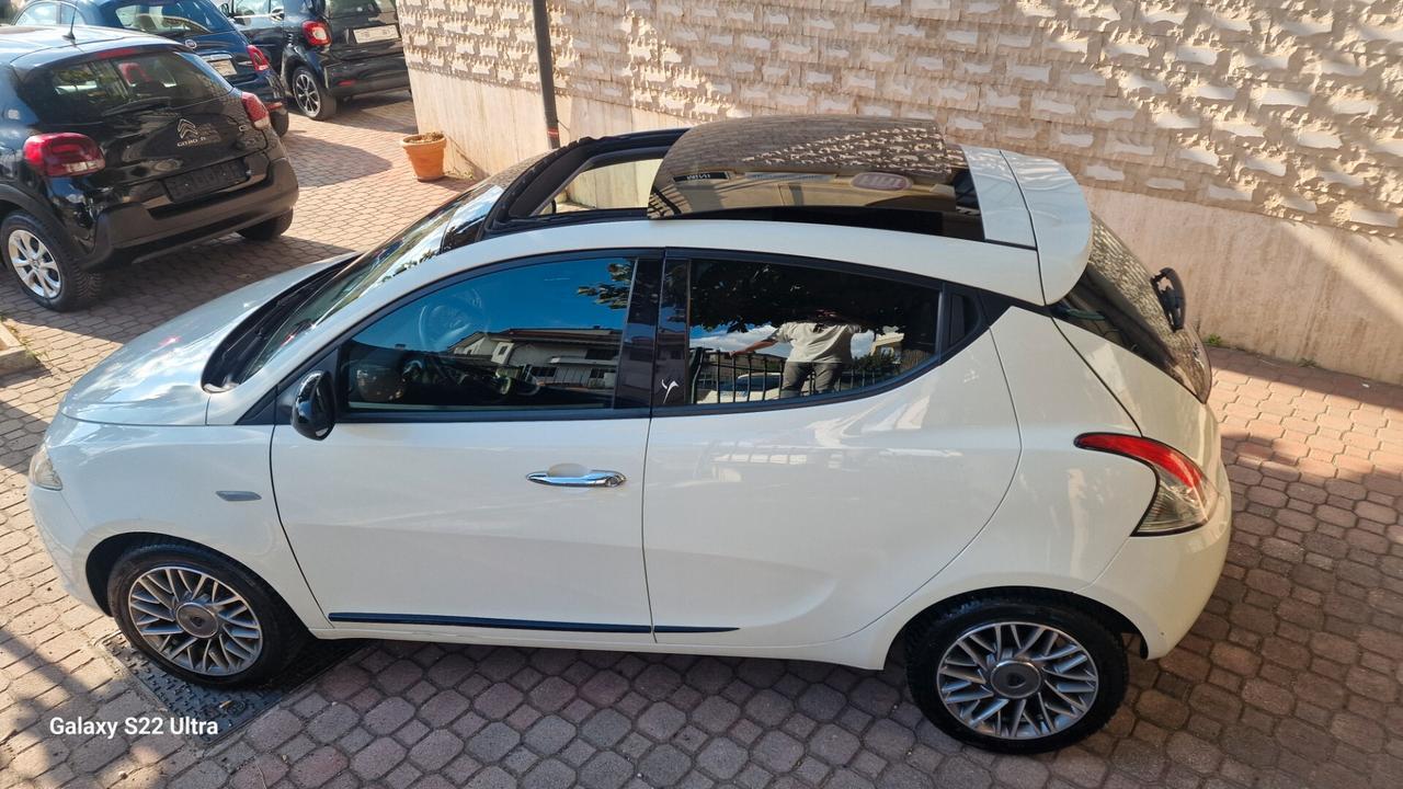 Lancia Ypsilon 1.2 69 CV 5 porte Platinum