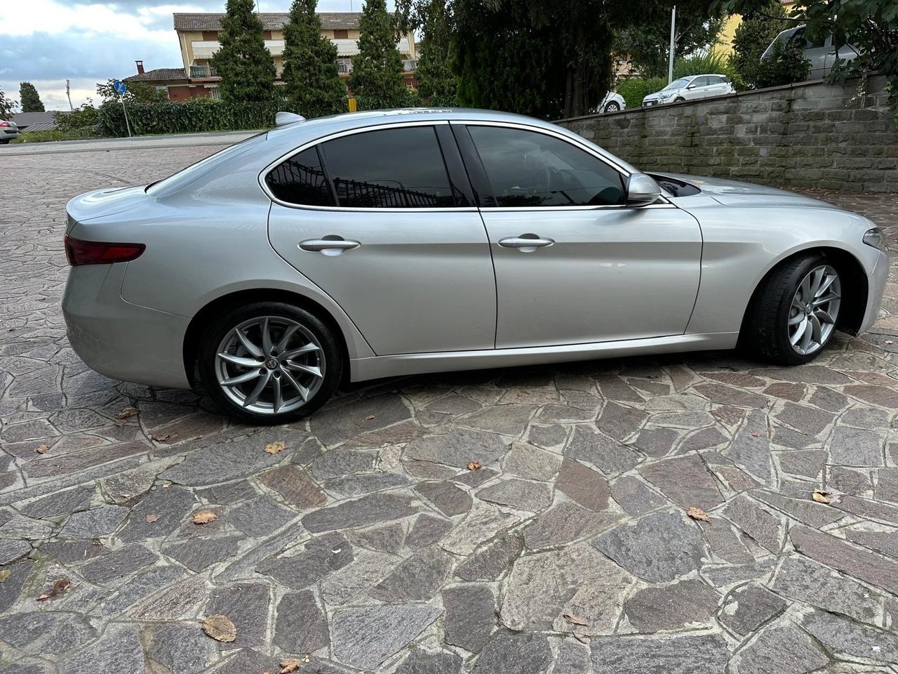 Alfa Romeo Giulia 2.2 Turbodiesel 190 CV AT8 3000 KM