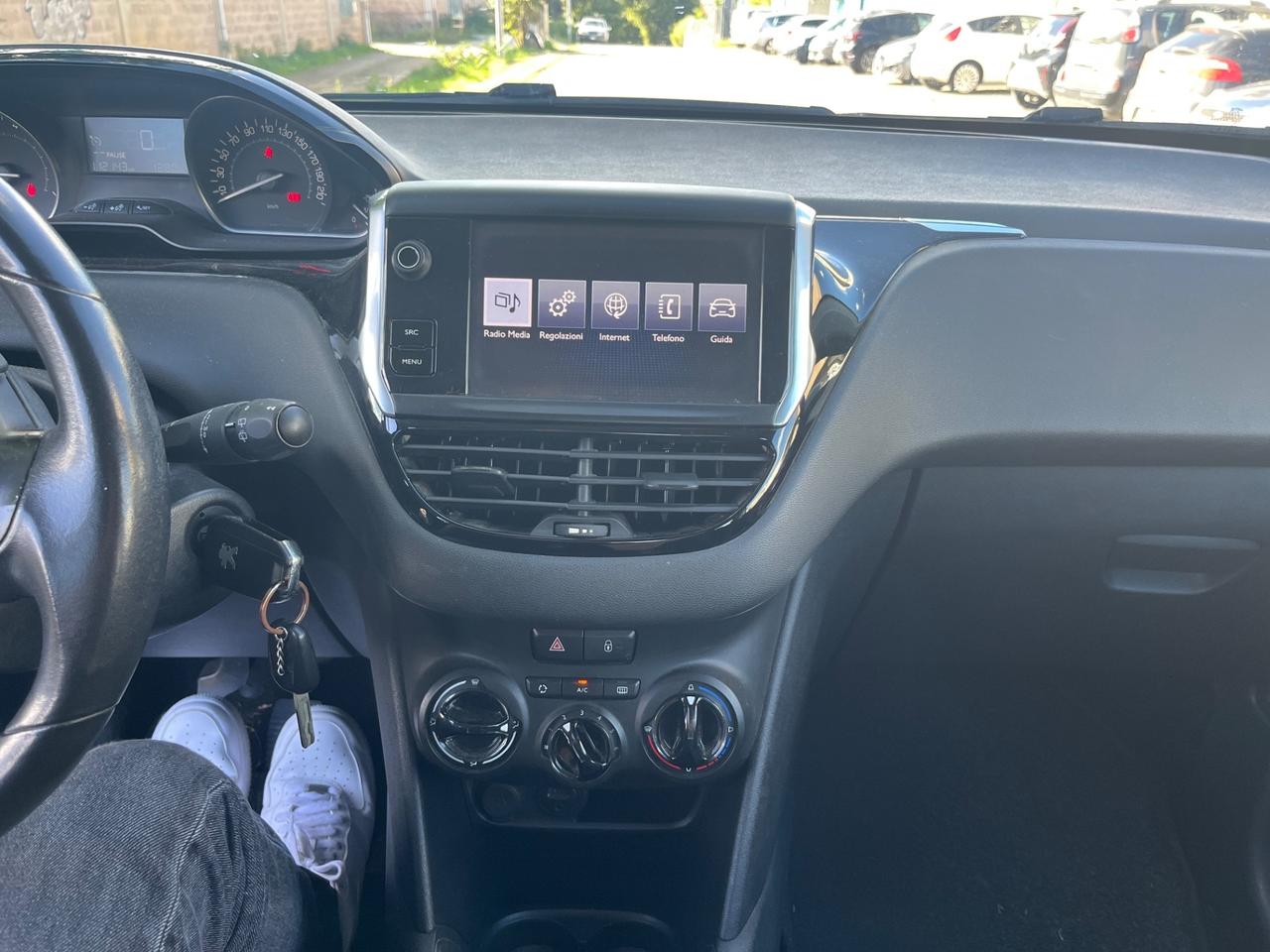 Peugeot 208 PureTech 82CV 5 porte Allure 2016