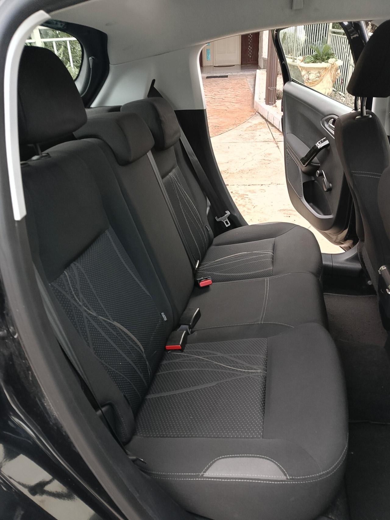 Peugeot 208 1.2 VTi 82 CV 5 porte Allure