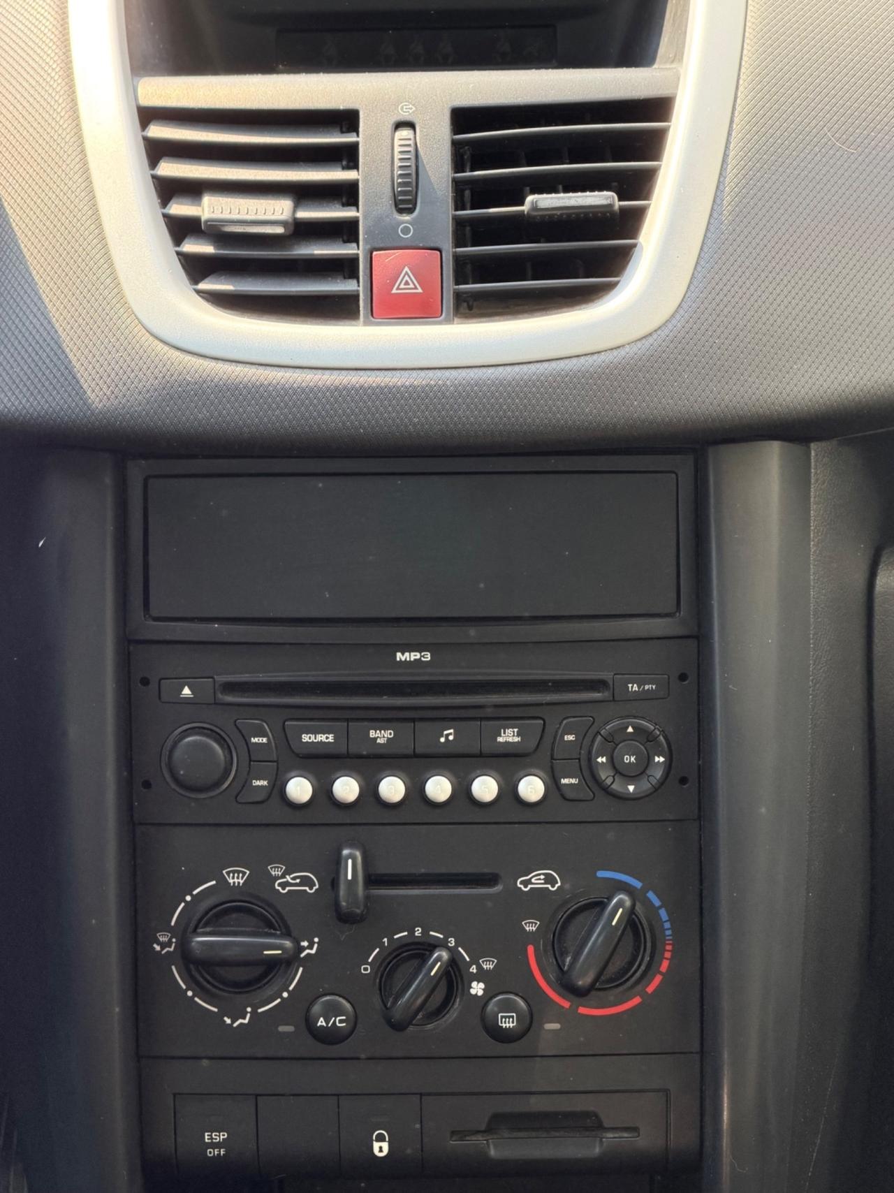 Peugeot 207- 1.4 75CV-Cinghia eseguita-Neopatentati-Garanzia 12mesi