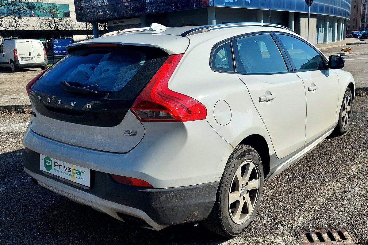 VOLVO V40 Cross Country D2 1.6 Momentum