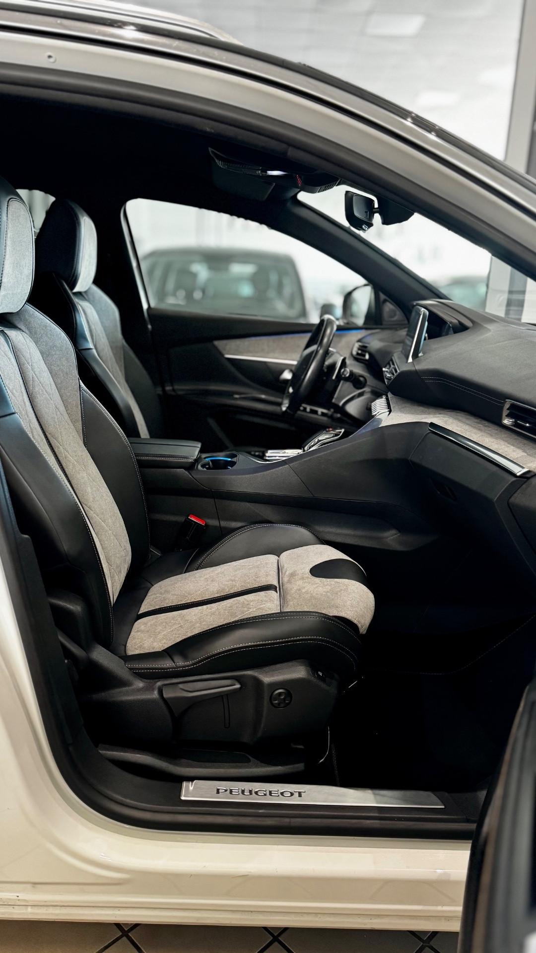 Peugeot 3008 Hybrid4 300 e-EAT8 GT Line