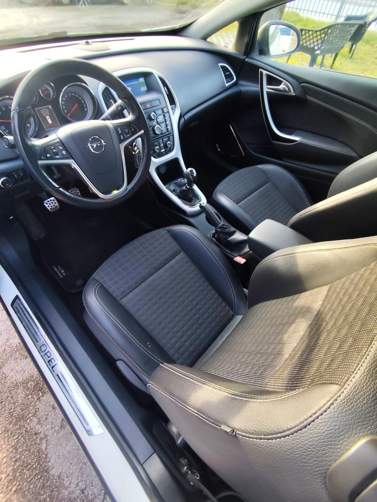 Opel Astra GTC 1.4 Turbo 140CV S&S 3 porte Cosmo