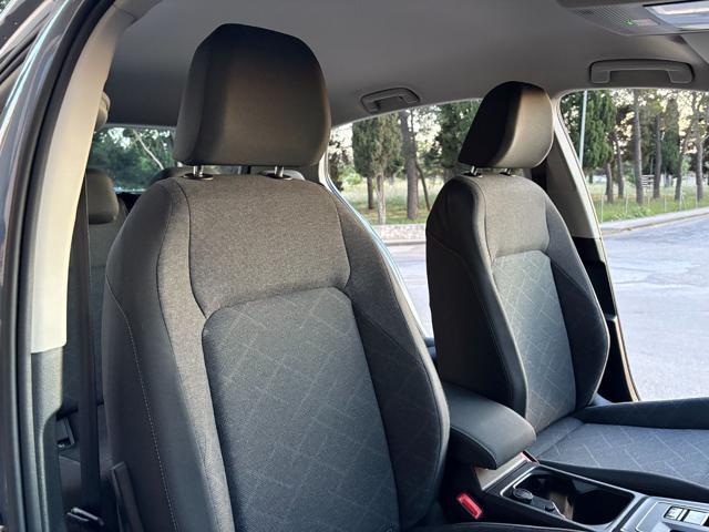 VOLKSWAGEN Golf 2.0 TDI DSG SCR Life COCKPIT-LUCI AMBIENTE