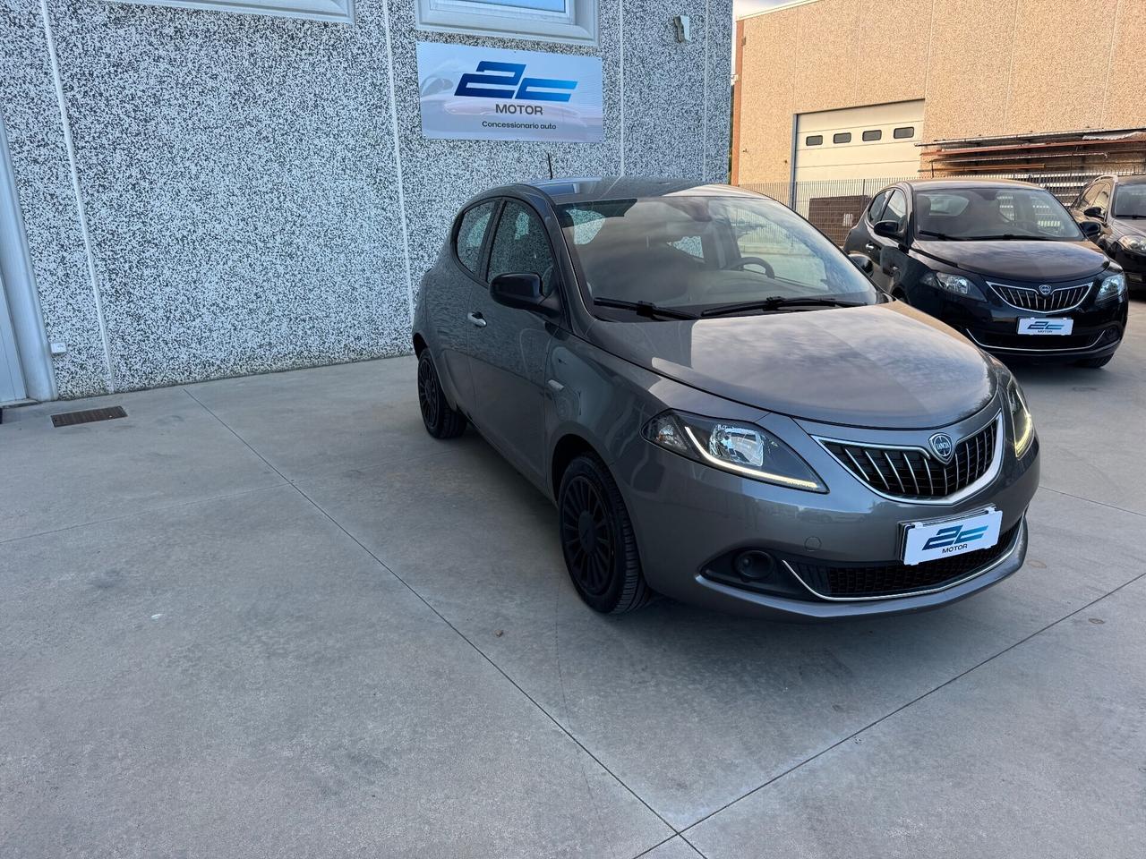 Ypsilon 1.0 FireFly 5 porte S&S Hybrid Silver