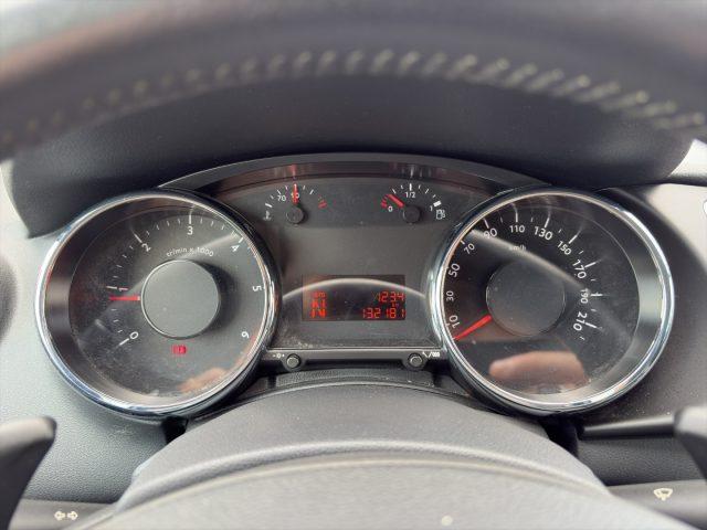 PEUGEOT 3008 1.6 HDi 112CV cambio robotizzato Tecno