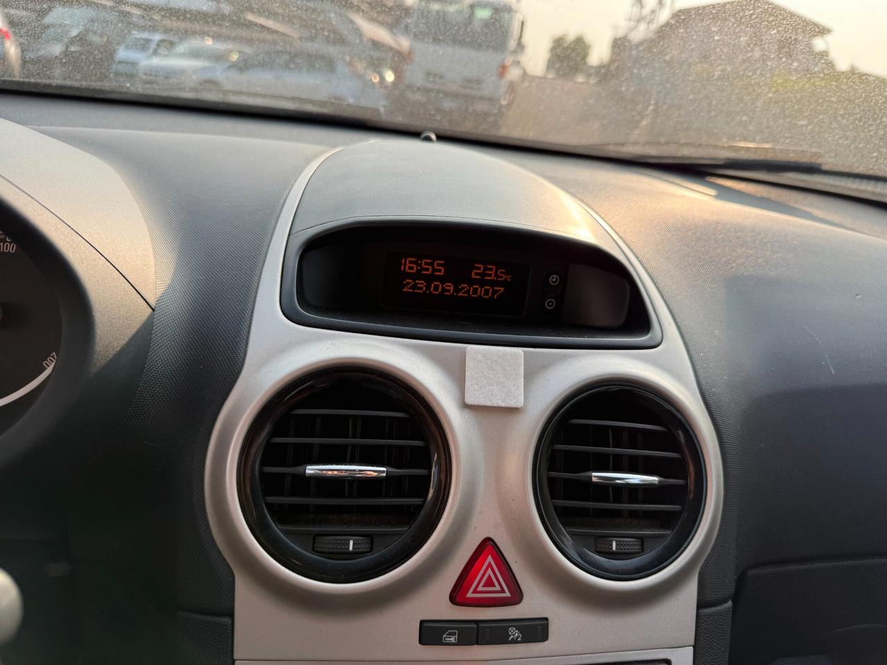 Opel Corsa 1.2 5 porte Enjoy