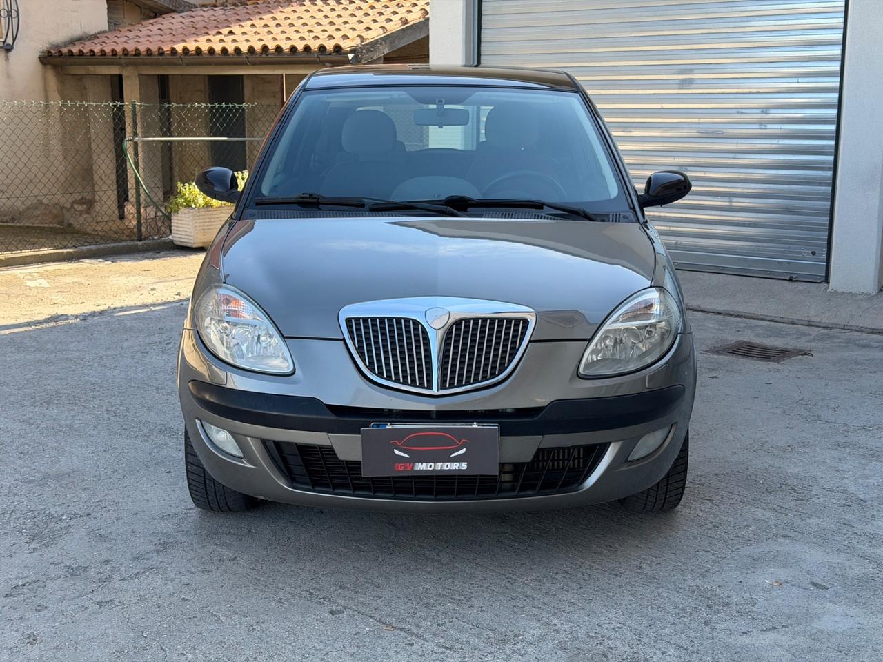 Lancia Ypsilon 1.3 Multijet - CAMBIO AUTOMATICO