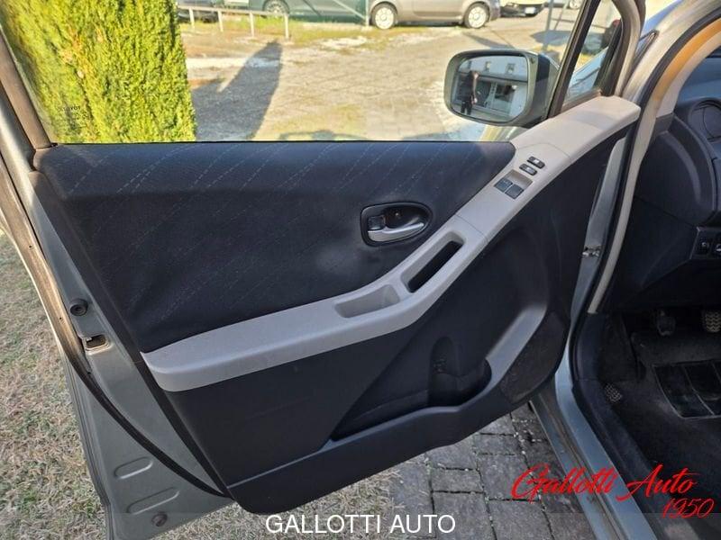 Toyota Yaris 1.3 5 porte