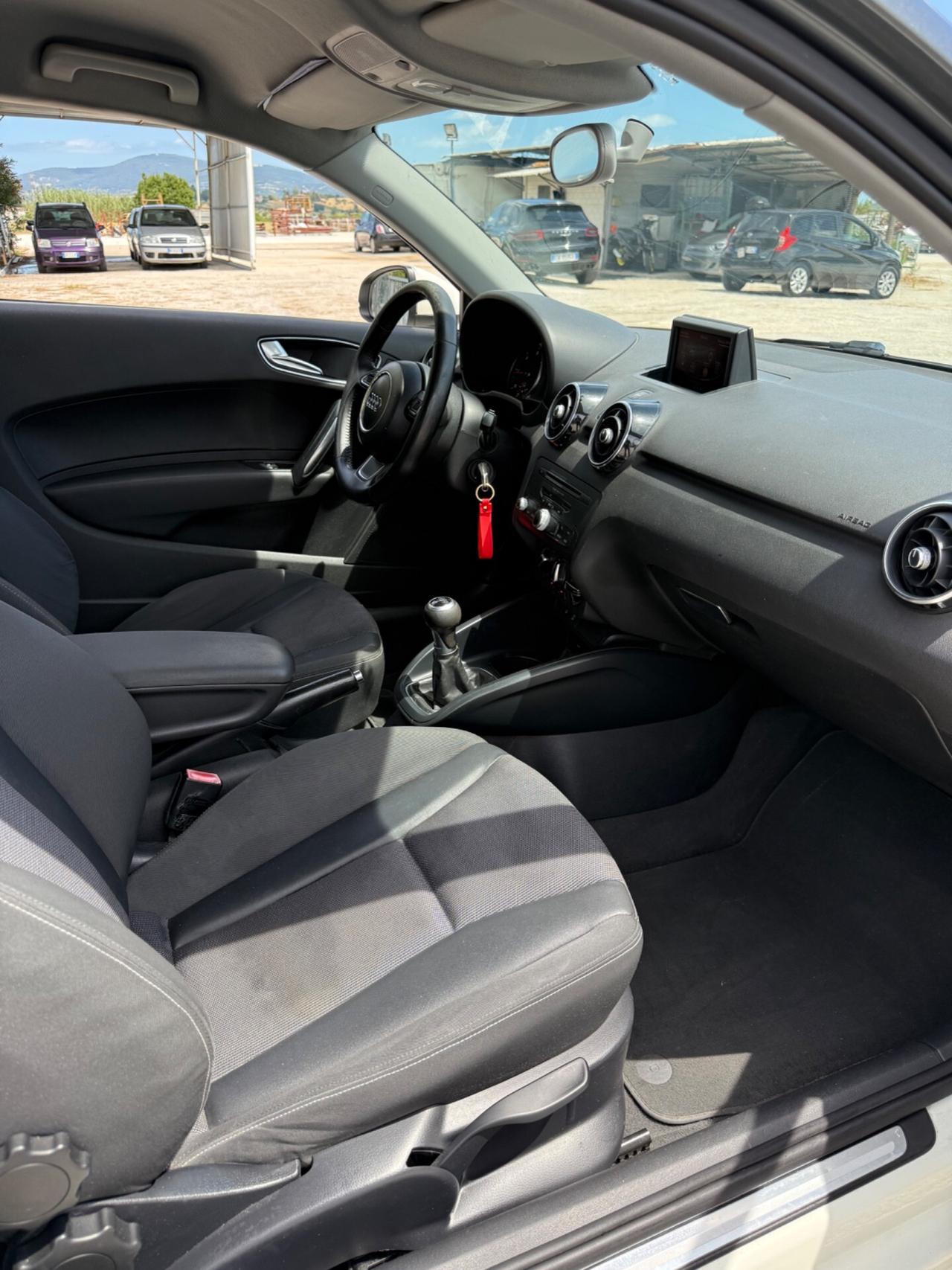 Audi A1 1.6 TDi 90cv EURO5B - NEOPATENTATI OK
