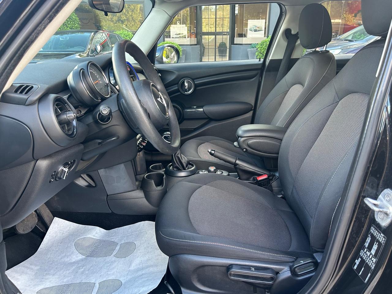 Mini 1.5 Cooper D Business 5P NEOPATENTATI AUTO