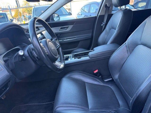 JAGUAR XF 2.0 D 180 CV aut. Prestige