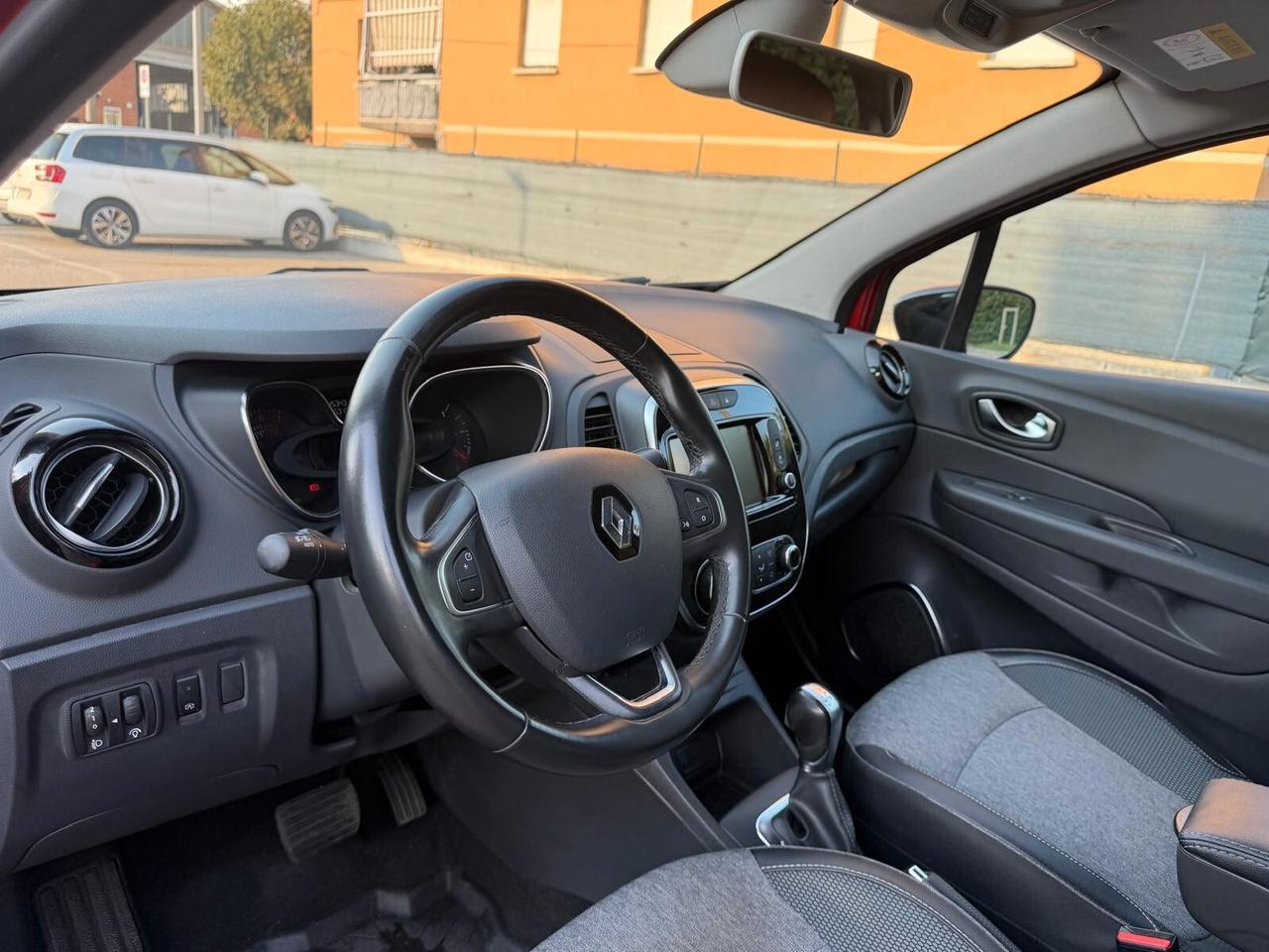Renault Captur 1.3 TCE - AUTOMATICA - NAV. - 12 MESI DI GARANZIA -