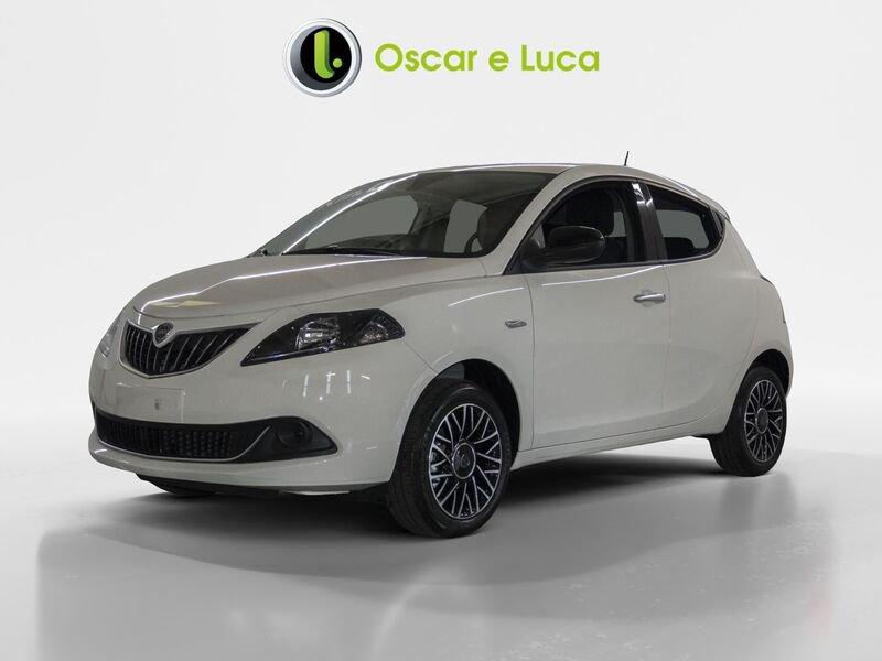 Lancia Ypsilon 1.0 Hybrid 70cv platino-PROMO