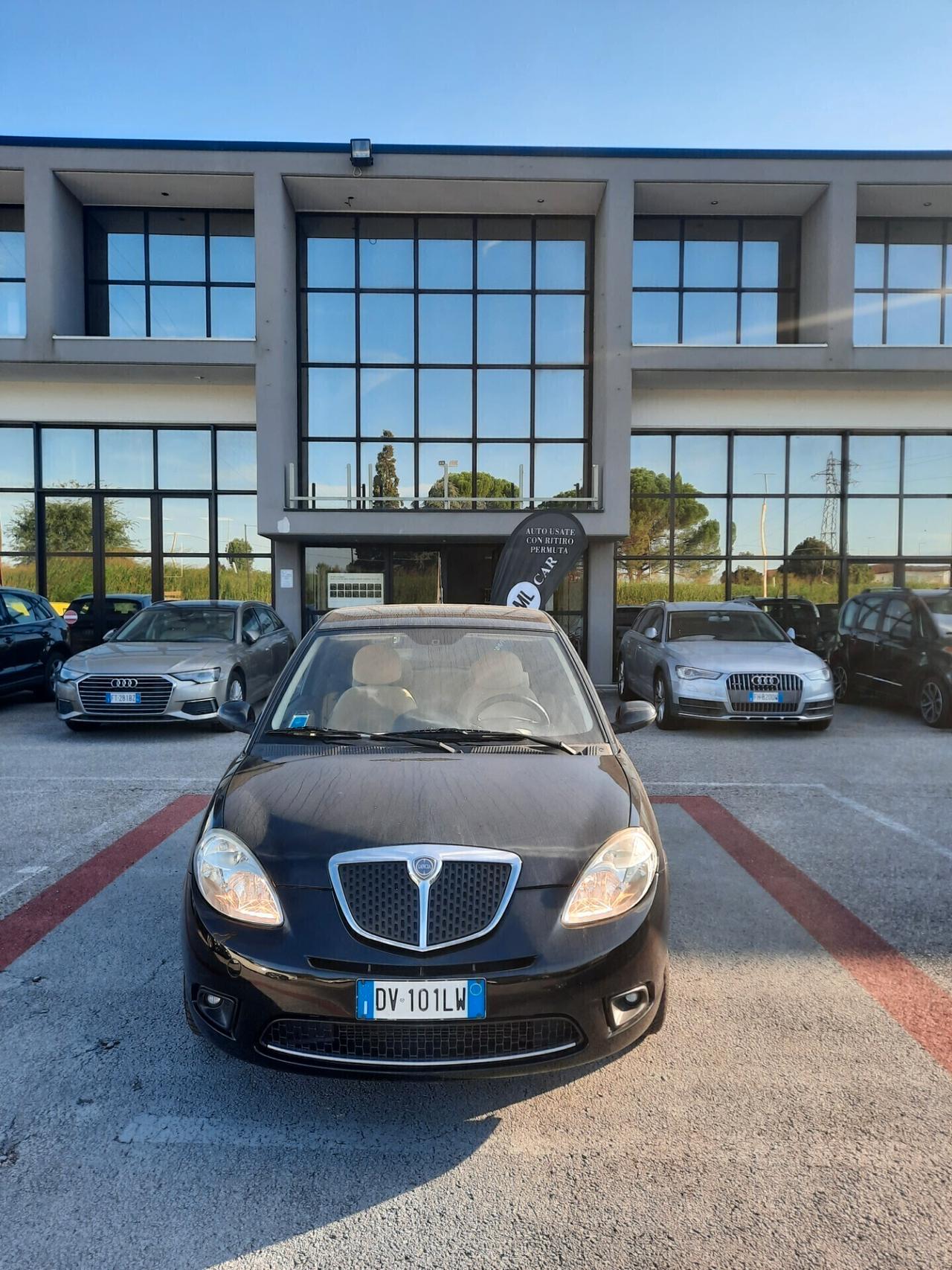 Lancia Ypsilon 1.2 Platino OK NEOPATENTATI