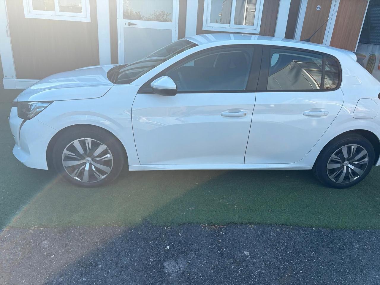 Peugeot 208 1500 HDI 102 CV