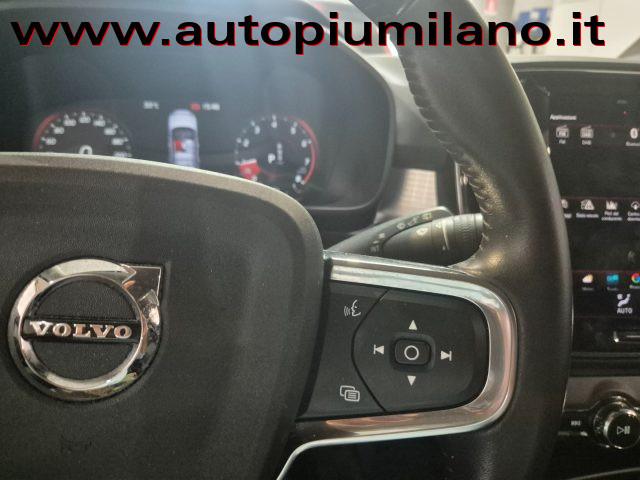 VOLVO XC40 T3 Momentum Core