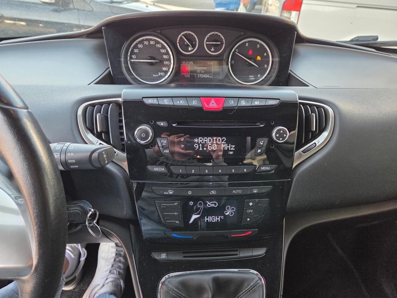 Lancia Ypsilon 1.3 MJT 16V 5 porte neopatentati