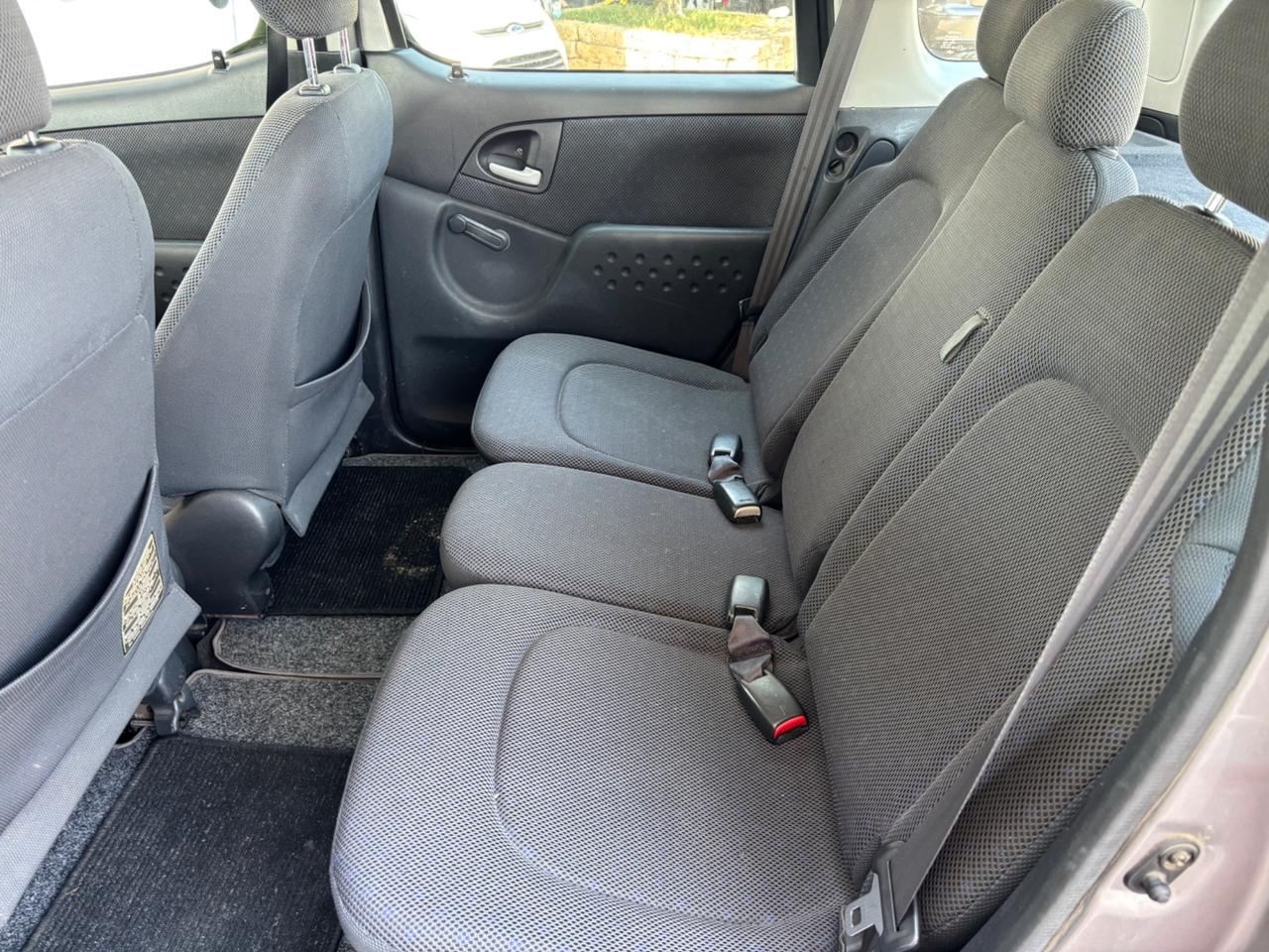 Toyota Yaris Verso 1.3i 16V cat Luna '03
