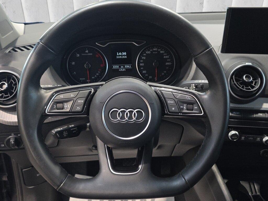 Audi Q2 35 2.0 TDI Business S tronic