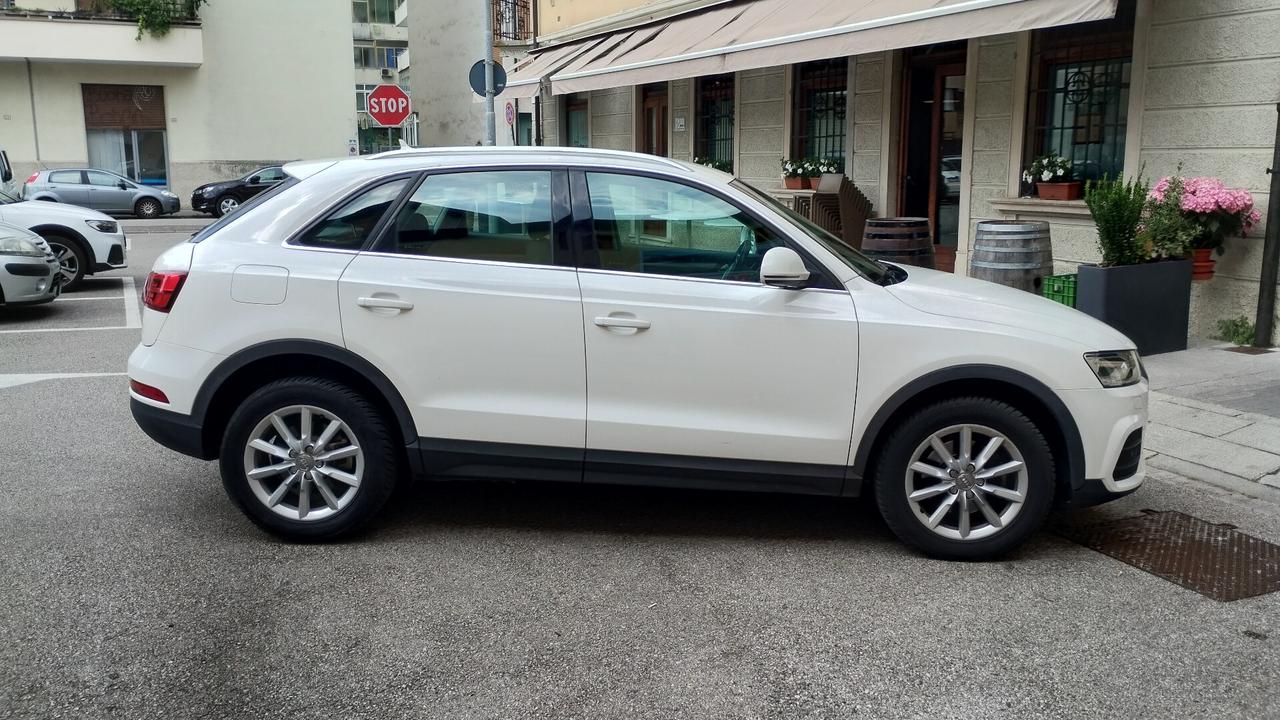 Audi Q3 2.0 TDI 120 CV S line Edition