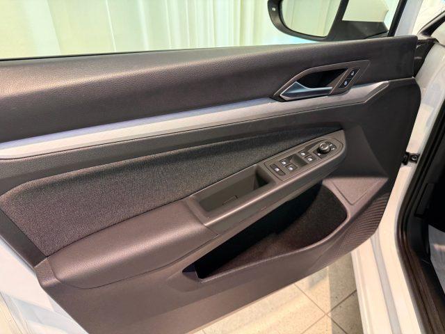 VOLKSWAGEN Golf 1.5 TSI Life NEOPATENTATI LED ACC DAB+