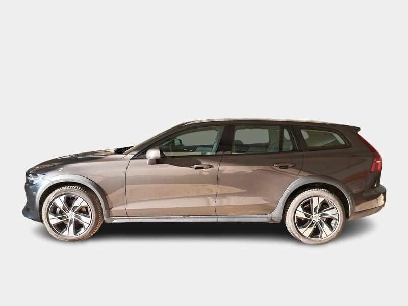 VOLVO V60 CROSS COUNTRY B4 D AWD AUTOM. CORE 5 PORTE STATION WAGON