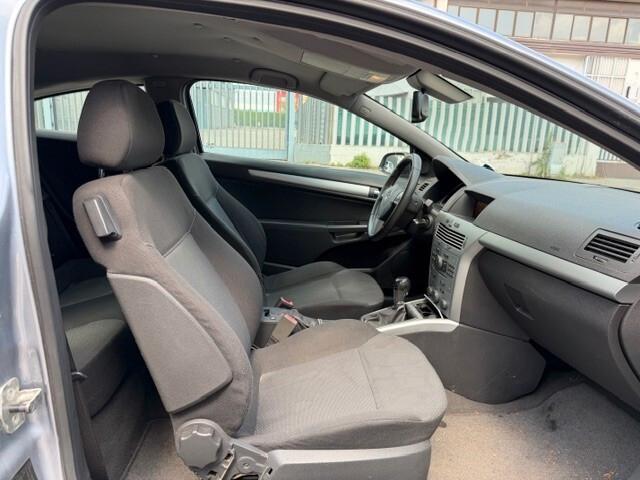 Opel Astra 1.4i 16V cat 3 porte adatta a neopatentati