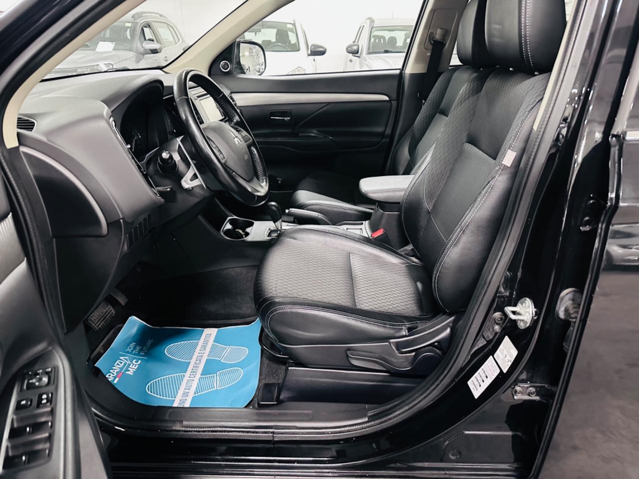 Mitsubishi Outlander 2.2 DI-D 4WD Intense