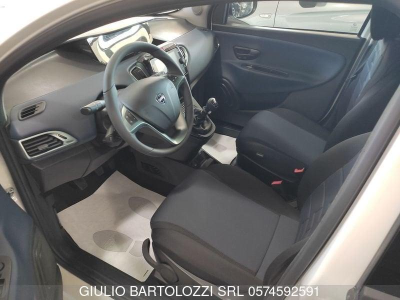 Lancia Ypsilon 1.0 FireFly 5 porte S&S Hybrid Platino