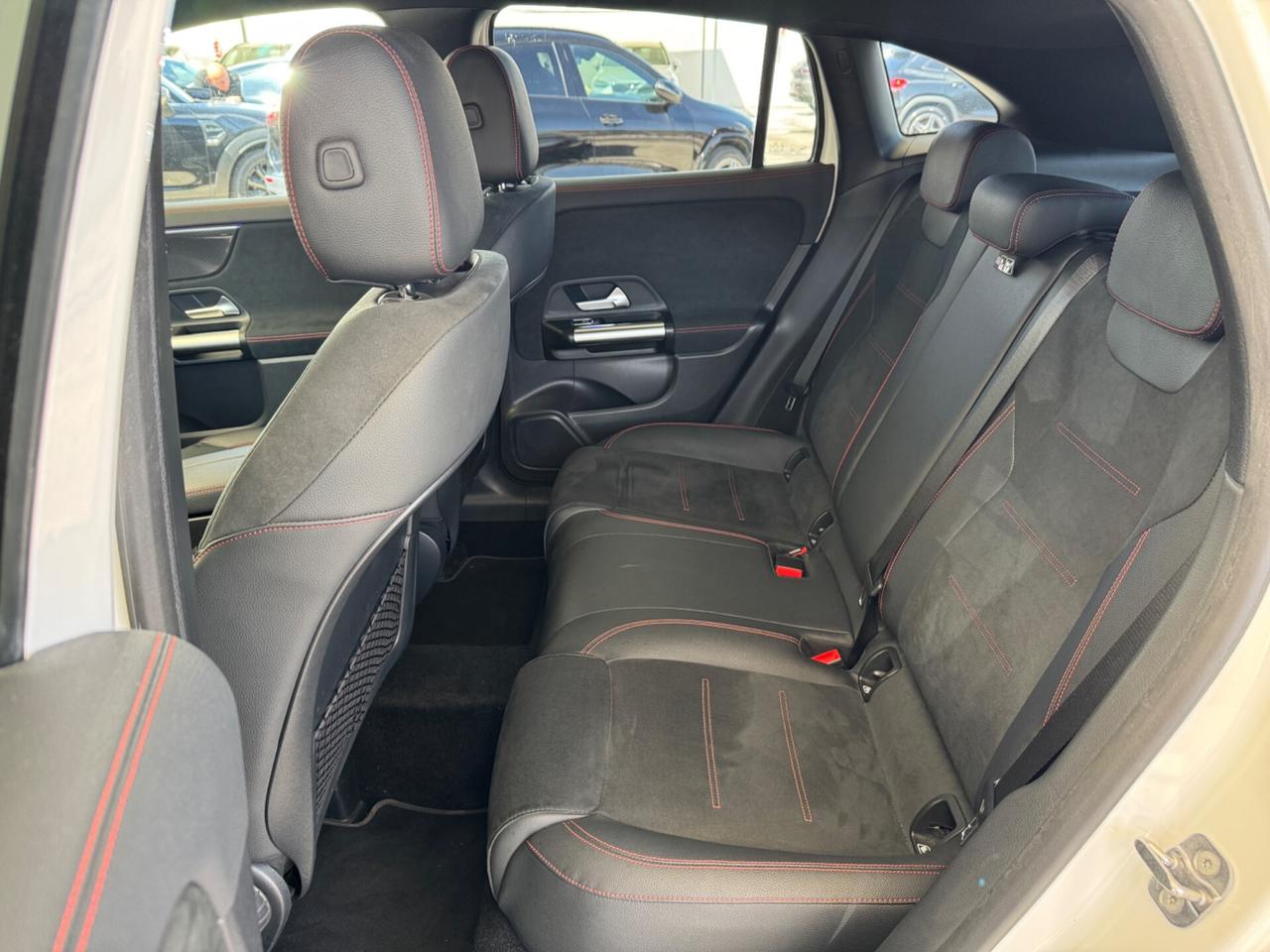 MERCEDES-BENZ GLA 180 d AUTOMATIC. PREMIUM AMG -MY23