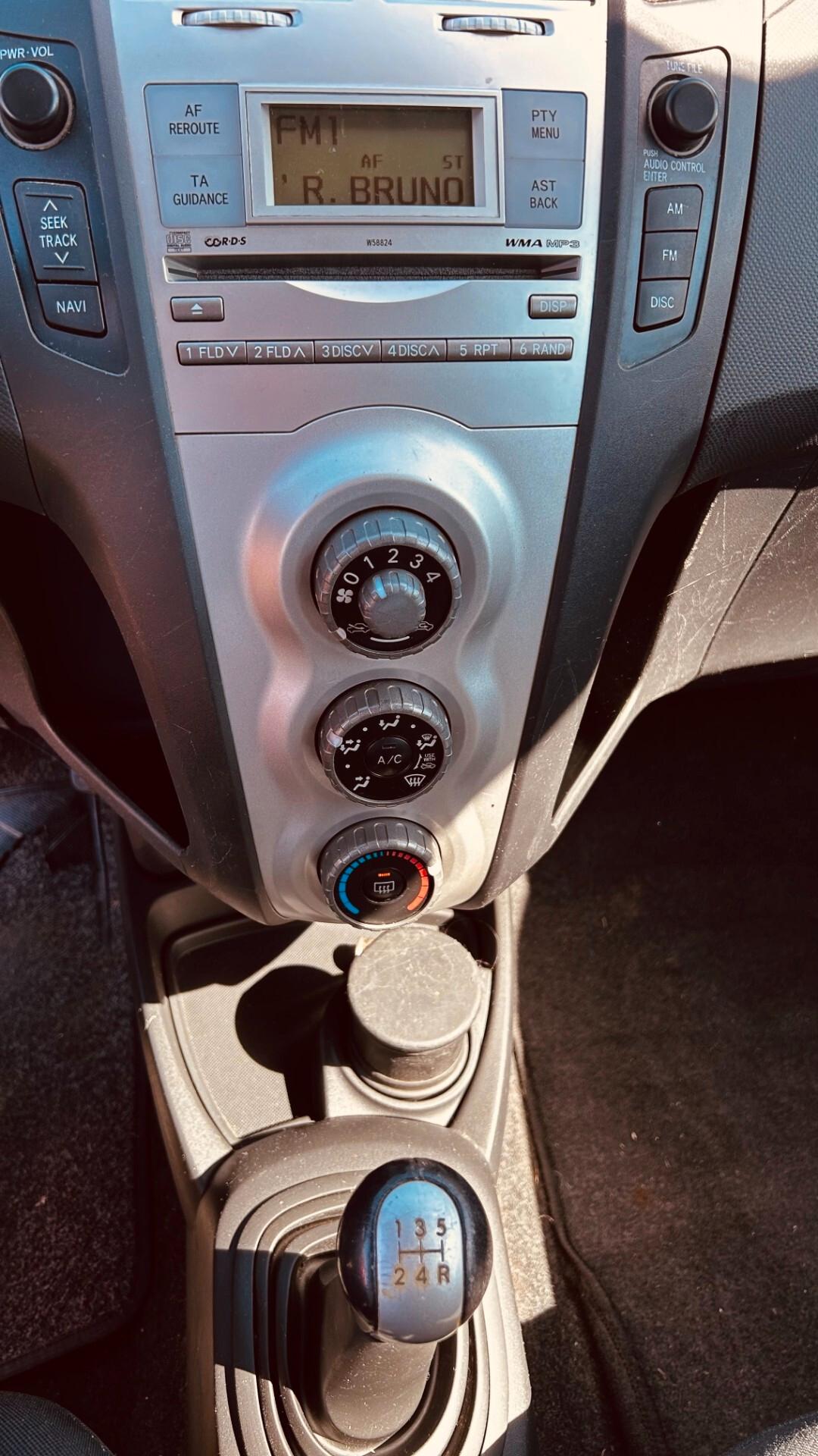 Toyota Yaris 1.0 3 porte Sol