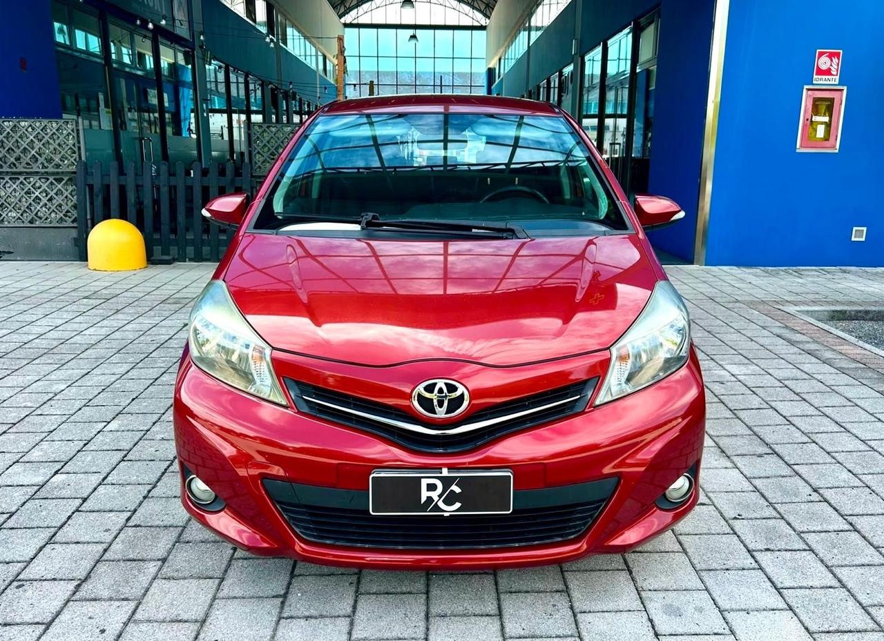 Toyota Yaris 1.3 benzina Neopatentati