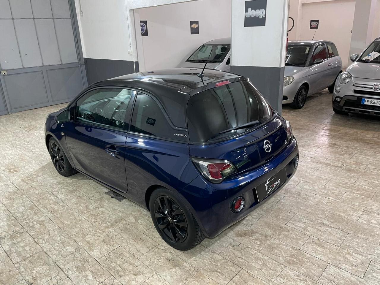 Opel Adam 1.2 70 CV White/Black Link GPL