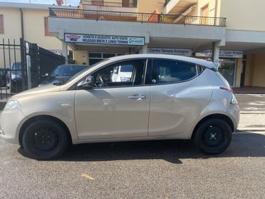 Lancia Ypsilon 1.2 69 CV 5 porte GPL Ecochic Silver