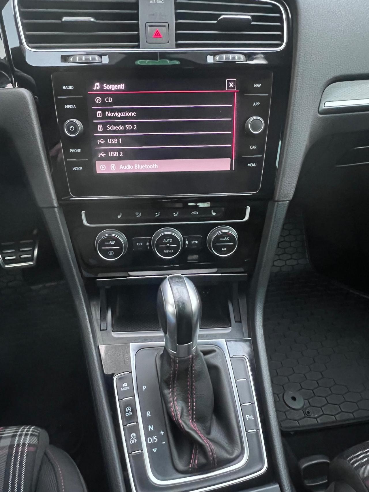 Volkswagen Golf GTI Performance 2.0 245 CV TSI 5p. BMT